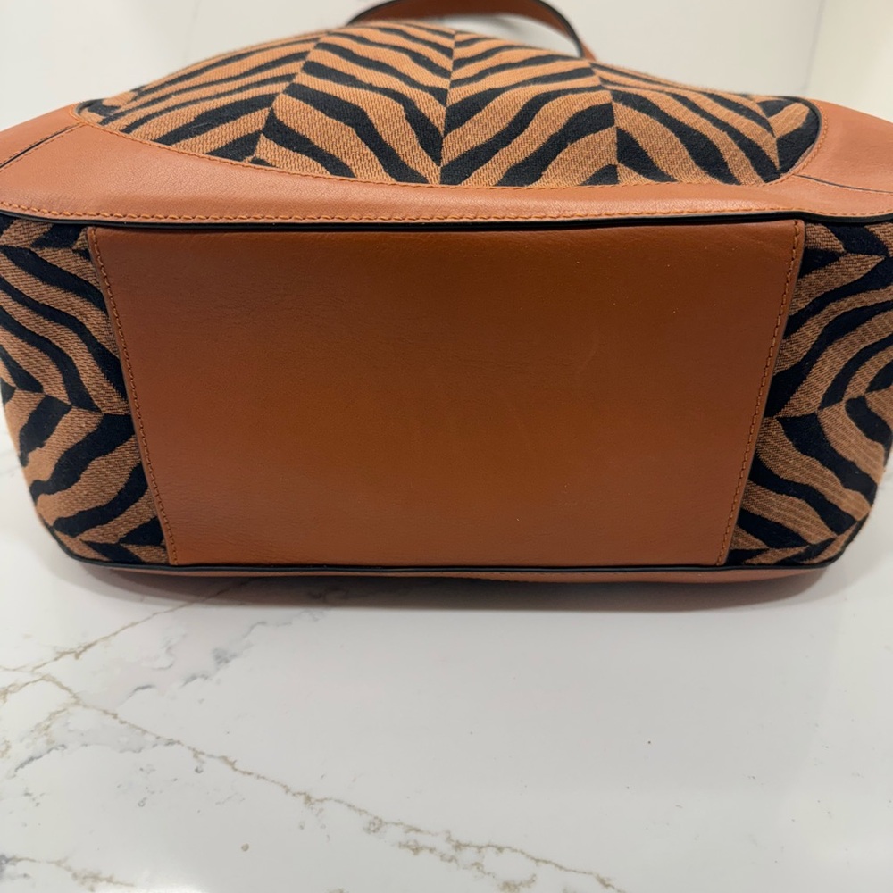 Ulla Johnson Albers Tiger Canvas Tote Bag - Picture 10 of 16